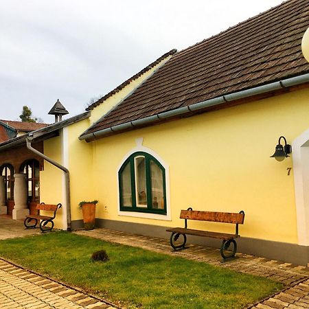 Ginti Panzio, Orseg Hotel Magyarszombatfa Bagian luar foto